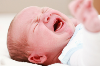 Saiba o que fazer para evitar cólicas no bebê