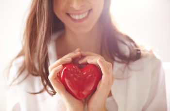 Doença cardíaca na mulher: quais são os sintomas e fatores de risco?
